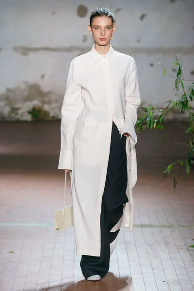 Look 3